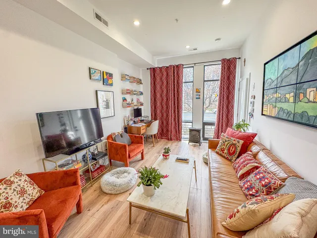 $3,350 | 5309 Connecticut Avenue Northwest, Unit 1, Washington, DC 20015