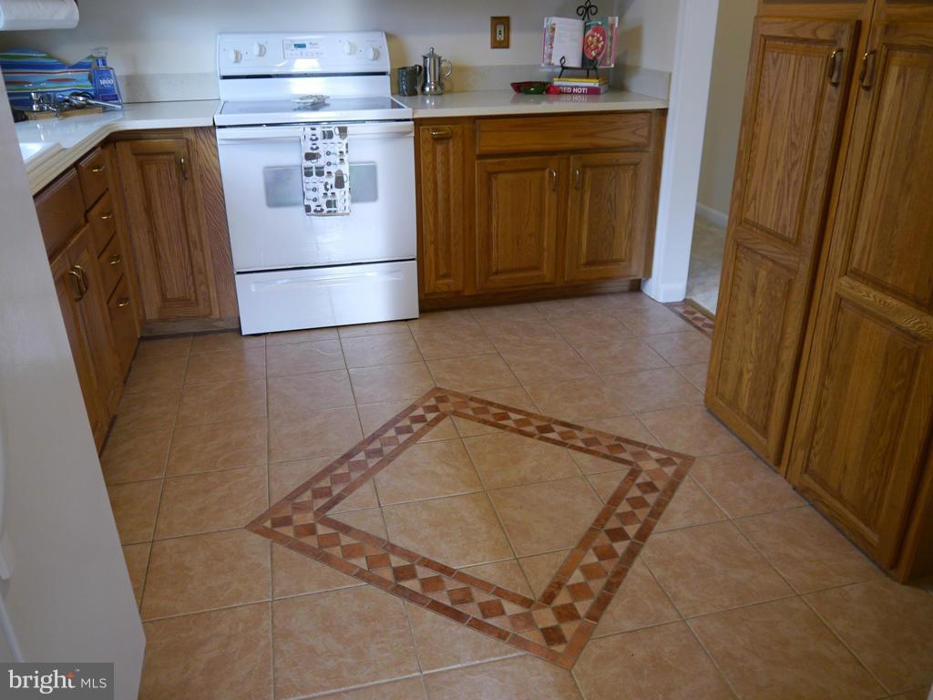 114 Rawlings Road Gaithersburg, MD 20877 - Photo 8 of 28 Kitchen