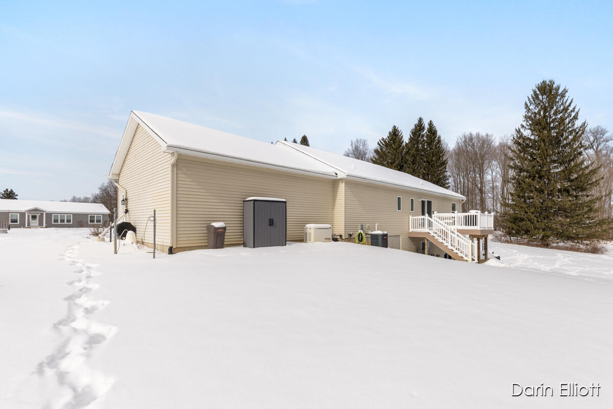 2065 Hjermstad Road Ionia, MI 48846 - Photo 5 of 49 IMG_1037