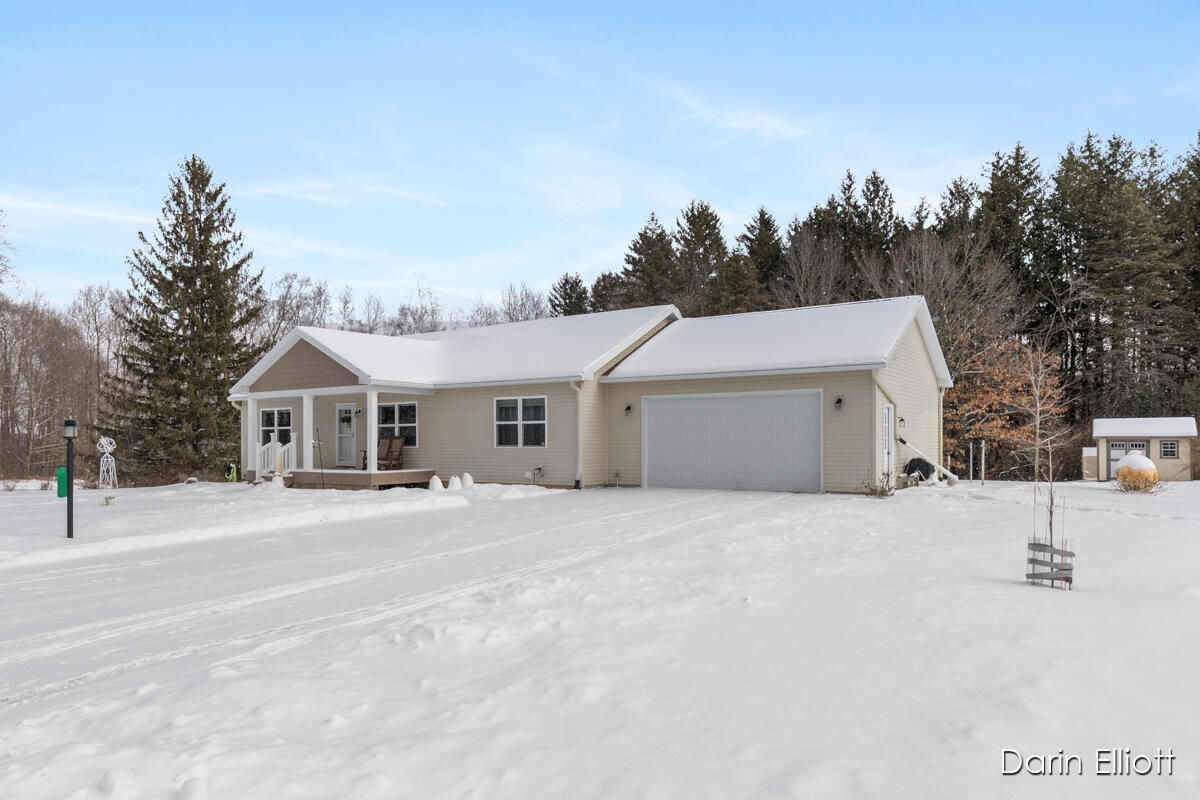 2065 Hjermstad Road Ionia, MI 48846 - Photo 10 of 49 IMG_1002