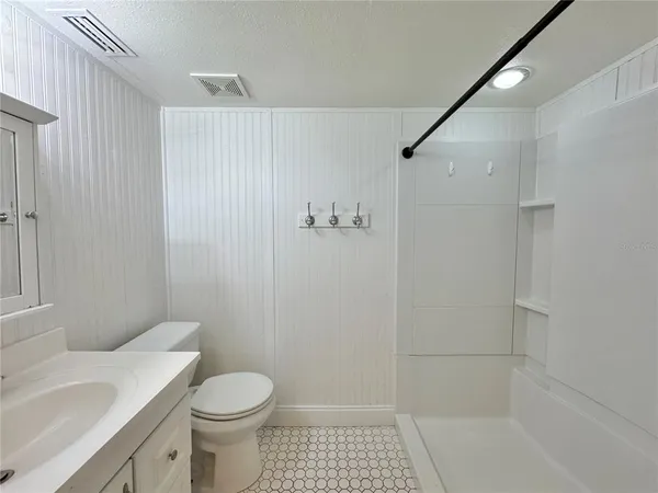 $2,500 | 2410 Hartridge Point Drive West, Winter Haven, FL 33881
