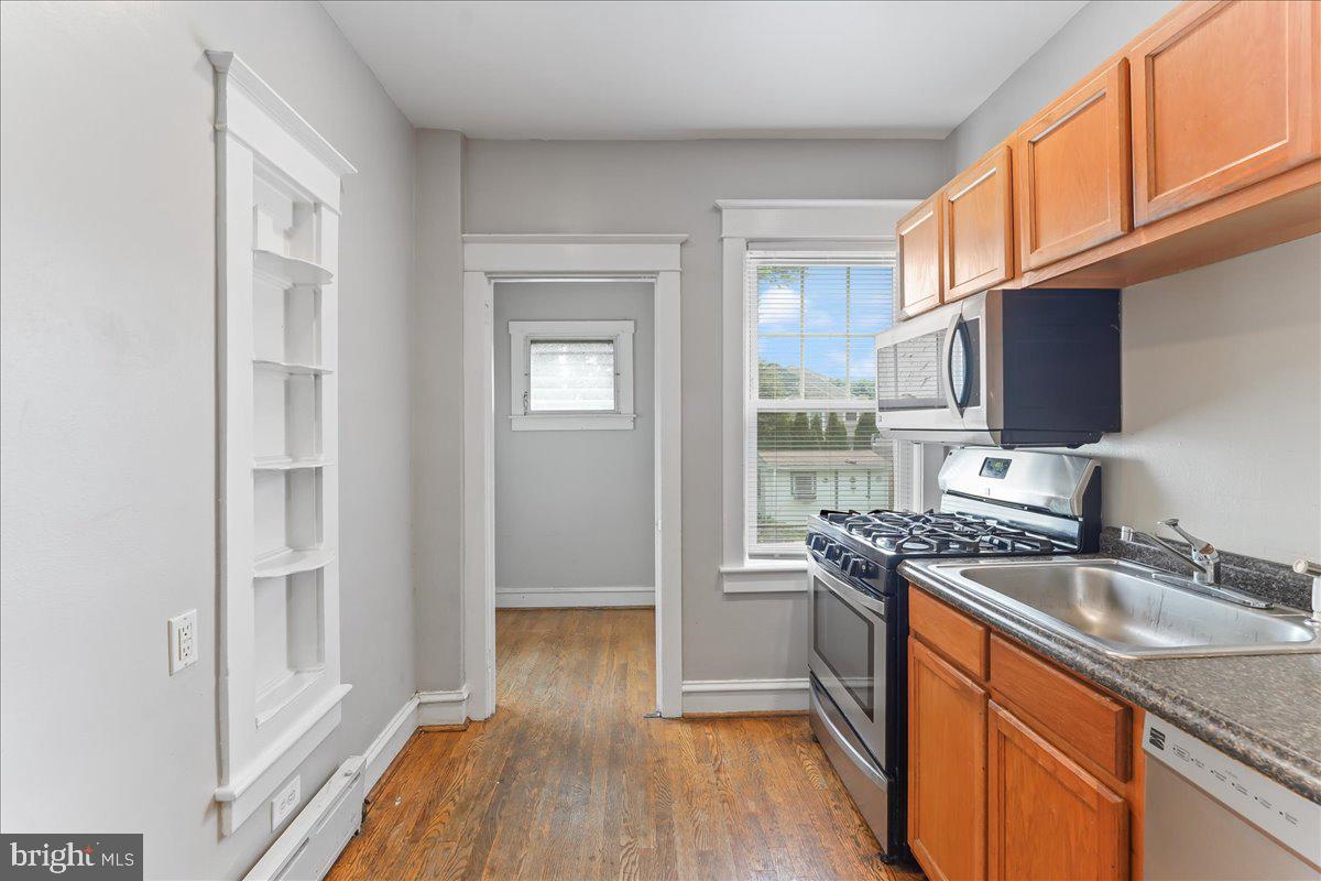 111 Sycamore Road Havertown, PA 19083 - Photo 7 of 25