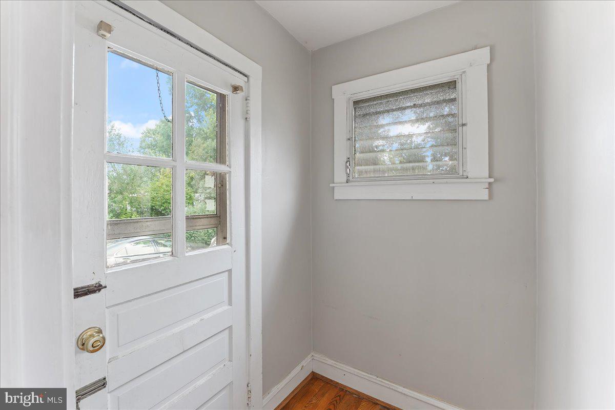 111 Sycamore Road Havertown, PA 19083 - Photo 8 of 25