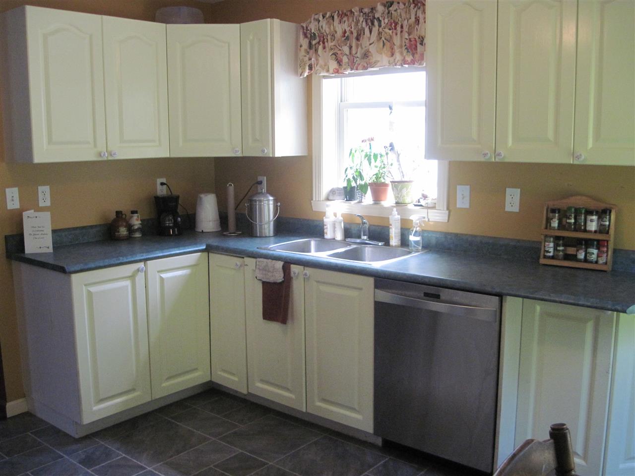 332 Music Mountain Road Stockbridge, VT 05772 - Photo 6 of 28