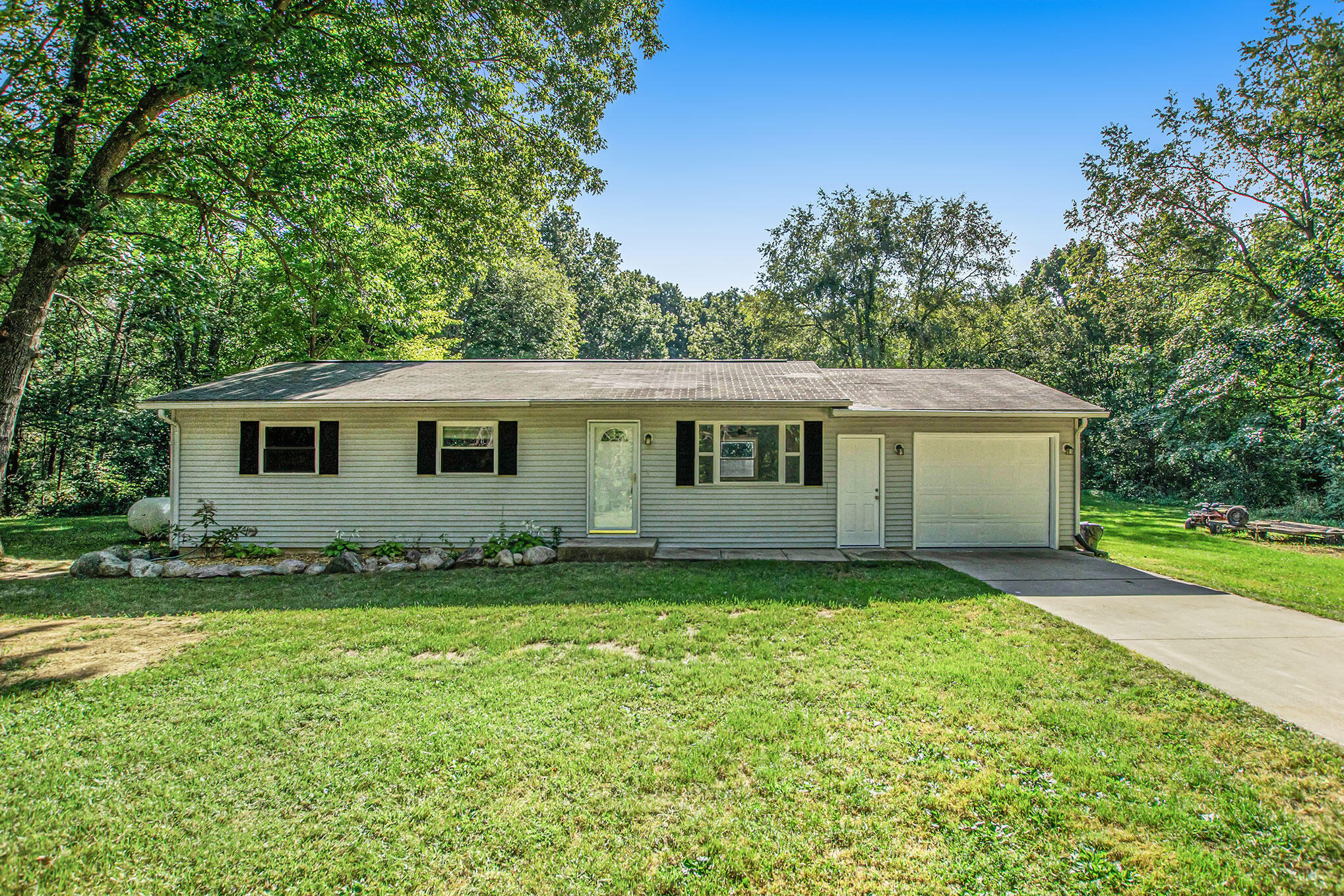 5045 Lindsey Road Delton, MI 49046 - Photo 1 of 25 DSC04320