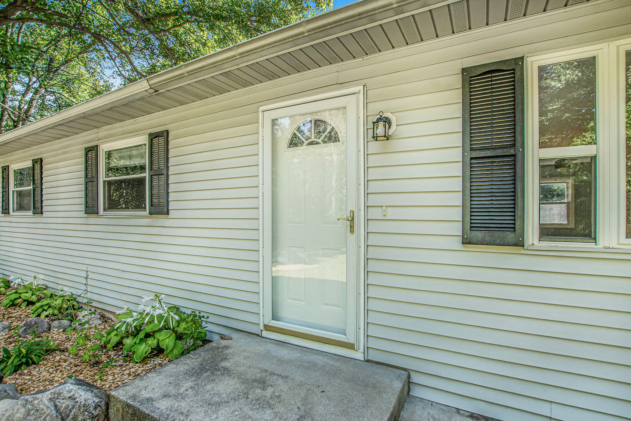 5045 Lindsey Road Delton, MI 49046 - Photo 5 of 25 DSC04319