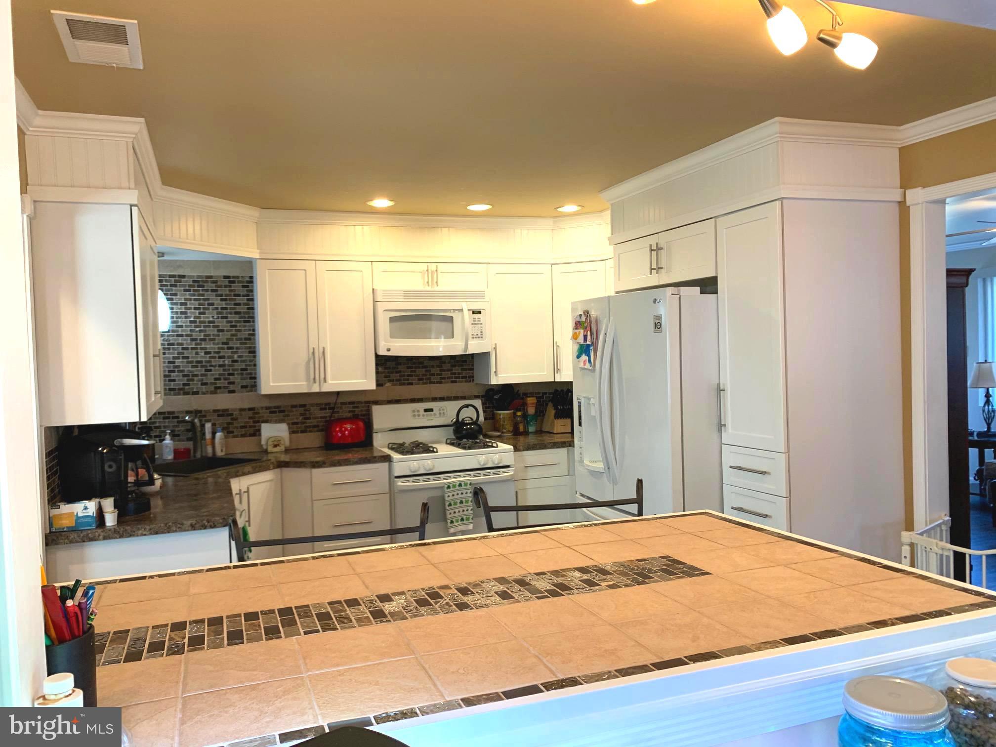 2524 Secane Road Secane, PA 19018 - Photo 19 of 46