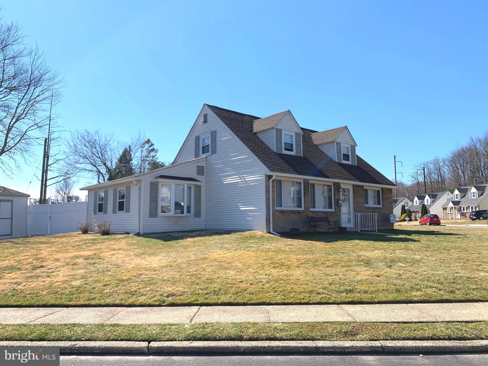 2524 Secane Road Secane, PA 19018 - Photo 6 of 46