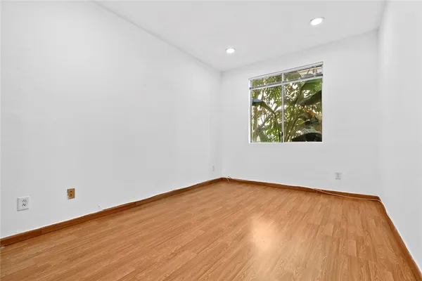 $2,700 | 16940 Chatsworth Street, Unit 208, Granada Hills, CA 91344