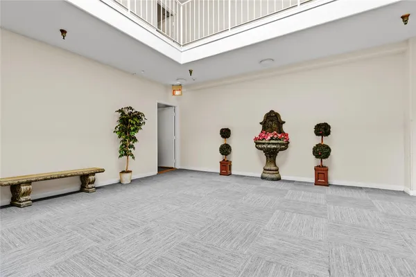 $2,700 | 16940 Chatsworth Street, Unit 208, Granada Hills, CA 91344