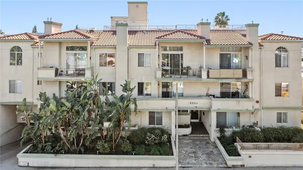 $2,700 | 16940 Chatsworth Street, Unit 208, Granada Hills, CA 91344