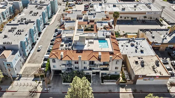 $2,700 | 16940 Chatsworth Street, Unit 208, Granada Hills, CA 91344