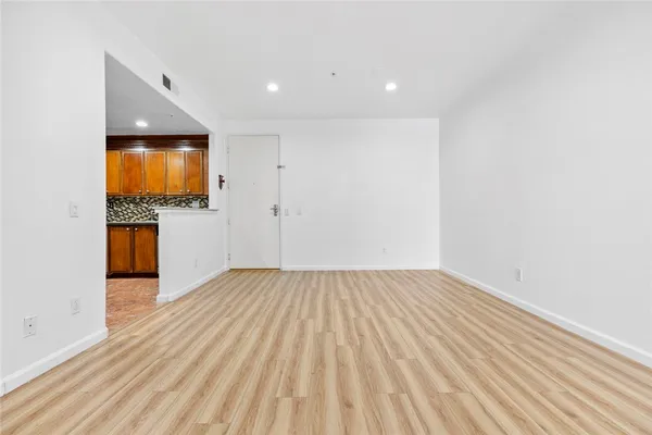 $2,700 | 16940 Chatsworth Street, Unit 208, Granada Hills, CA 91344