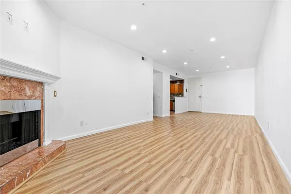 $2,700 | 16940 Chatsworth Street, Unit 208, Granada Hills, CA 91344