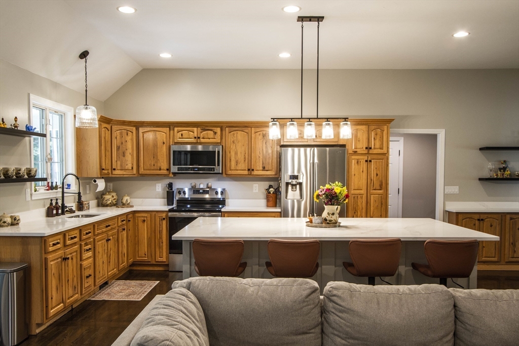 47 East Baylies Road Charlton, MA 01507 - Photo 14 of 42