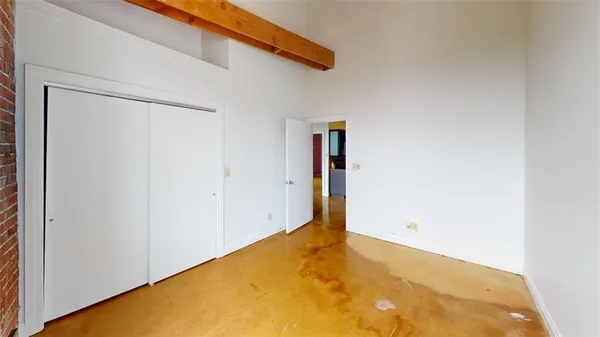 $285,000 | 510 Delaware Street, Unit 405, Kansas City, MO 64105