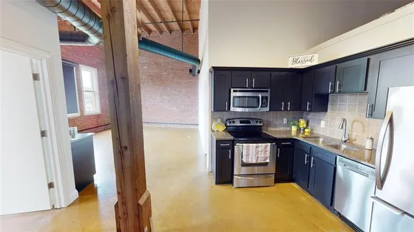 $285,000 | 510 Delaware Street, Unit 405, Kansas City, MO 64105