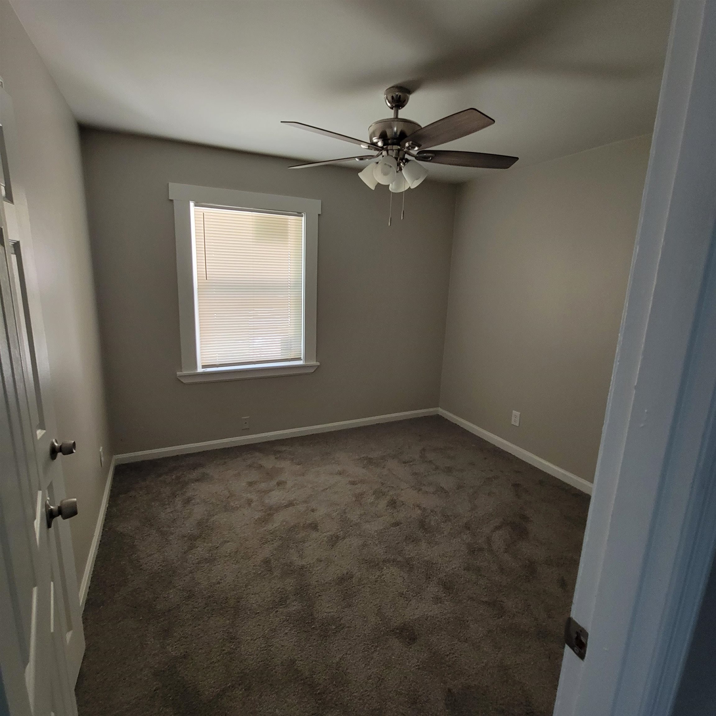 3765 Cazassa Road Memphis, TN 38116 - Photo 18 of 19 an empty room with a window