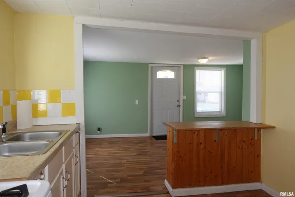 $59,900 | 1465 Jefferson Street, Galesburg, IL 61401