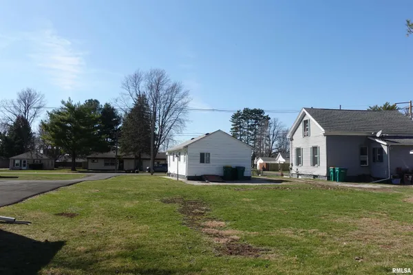 $59,900 | 1465 Jefferson Street, Galesburg, IL 61401