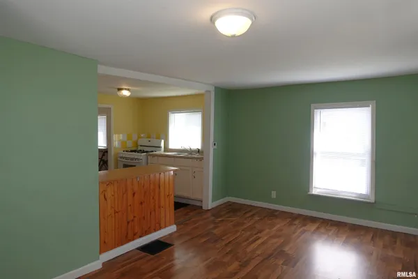 $59,900 | 1465 Jefferson Street, Galesburg, IL 61401