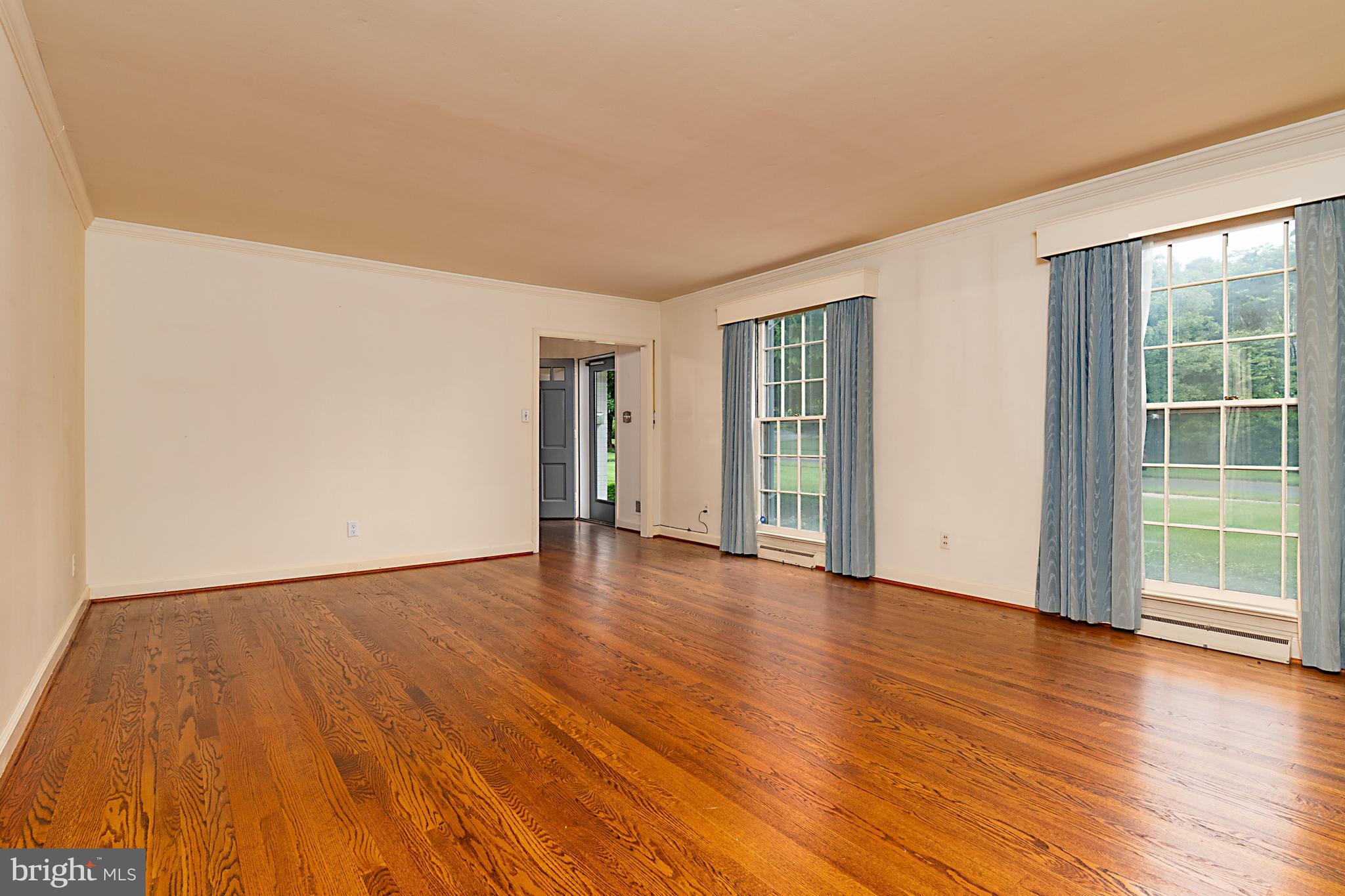 718 Princeton Road Wilmington, DE 19807 - Photo 19 of 45 Living Room