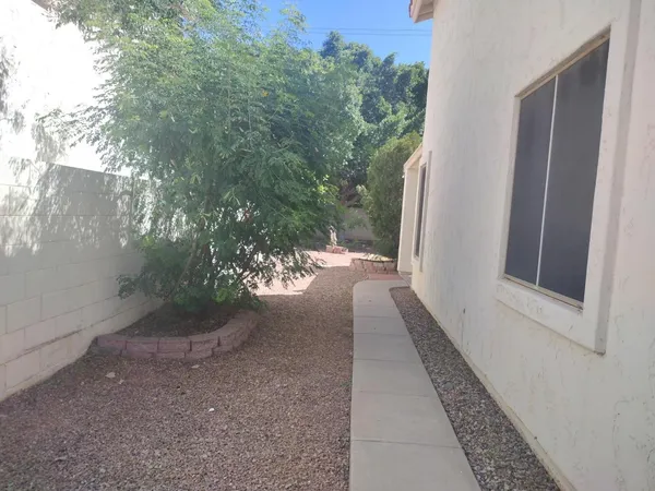 $2,750 | 5825 West Wethersfield Drive, Glendale, AZ 85304