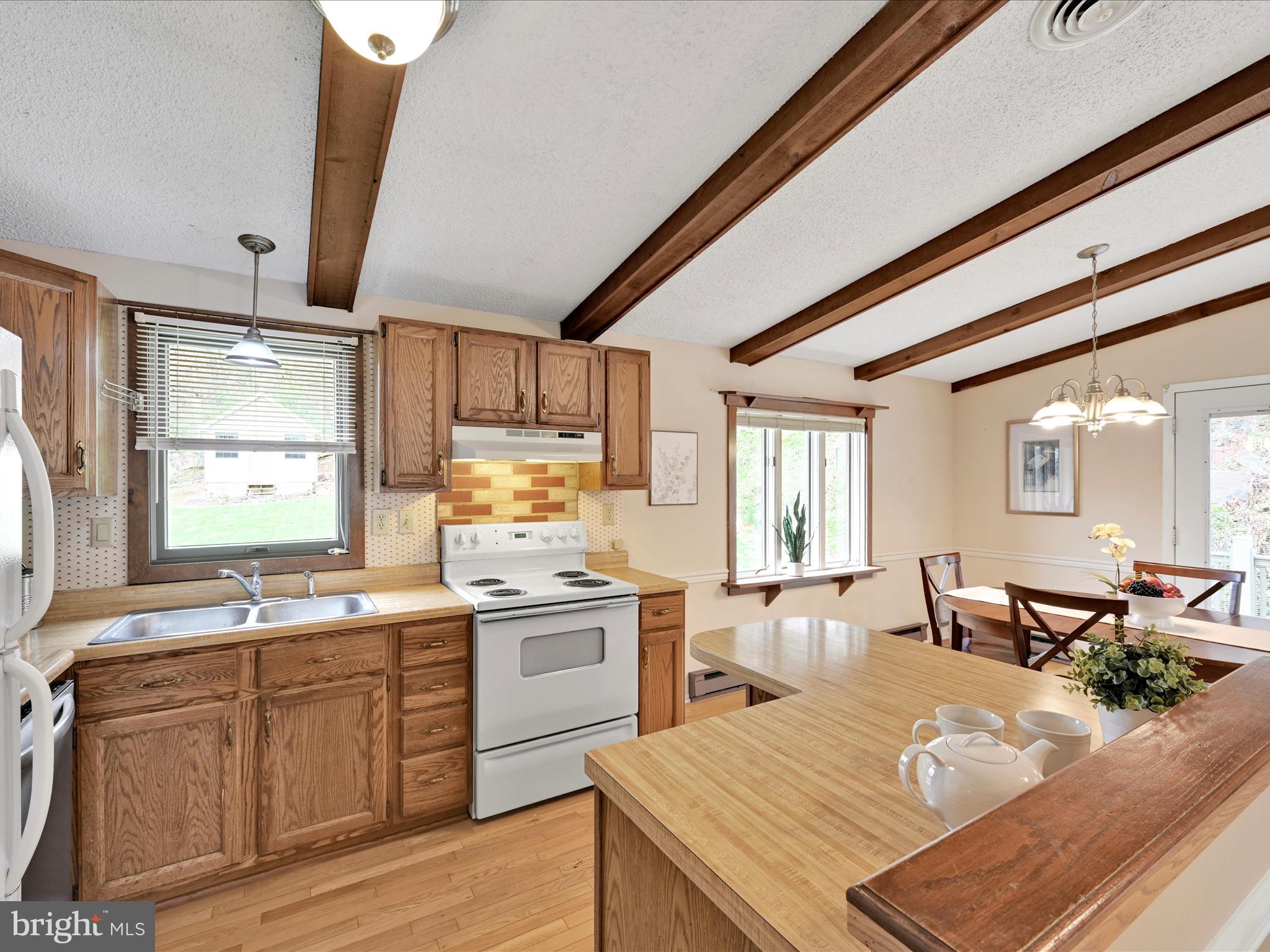 62 Ridge Avenue Ephrata, PA 17522 - Photo 14 of 36 Kitchen