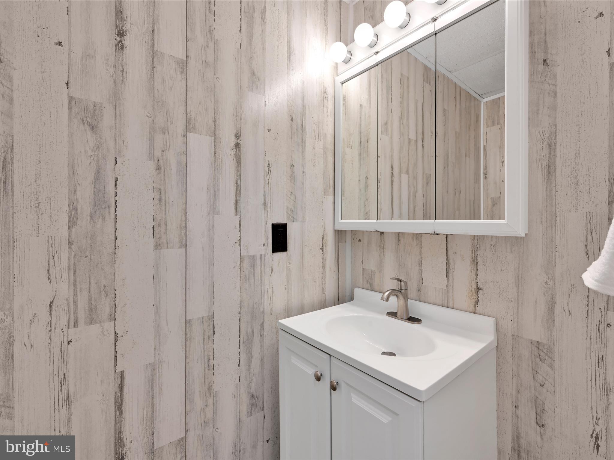62 Ridge Avenue Ephrata, PA 17522 - Photo 26 of 36 Powder Room