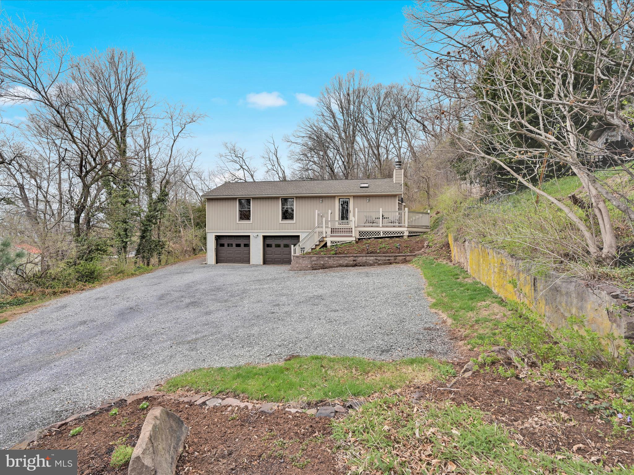 62 Ridge Avenue Ephrata, PA 17522 - Photo 5 of 36 Front