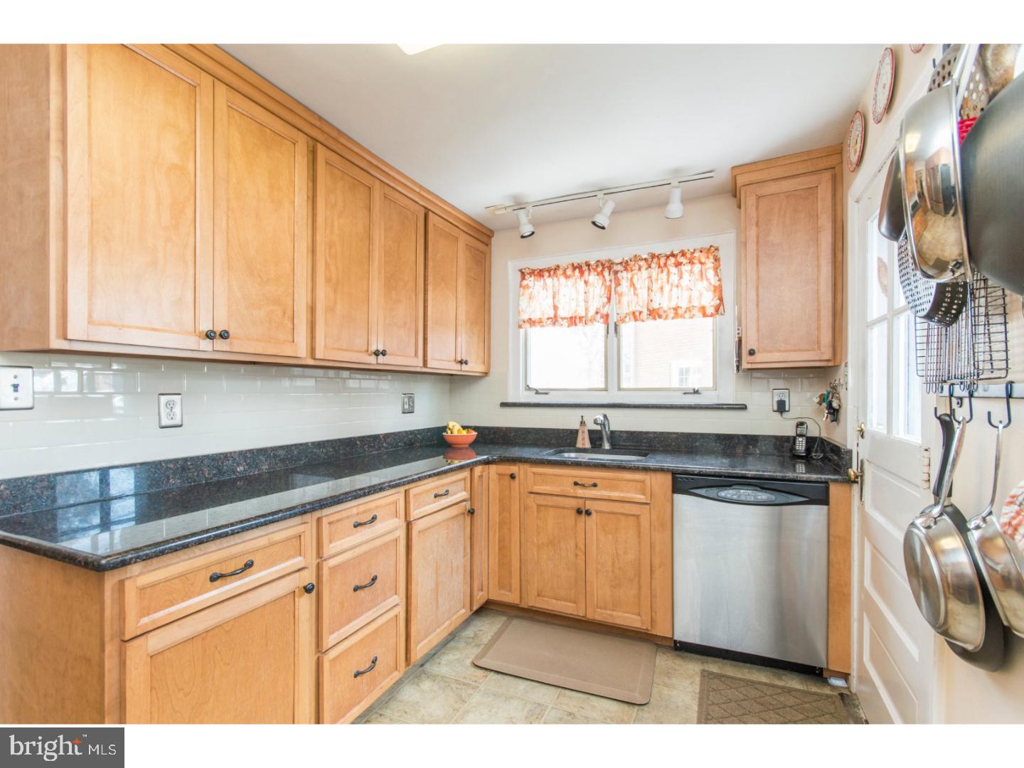 428 Old Farm Road Wyncote, PA 19095 - Photo 8 of 19 Kitchen