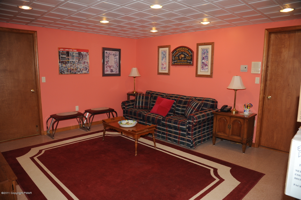 803 Beaver Dam Road Long Pond, PA 18334 - Photo 12 of 32 FAMILY ROOM