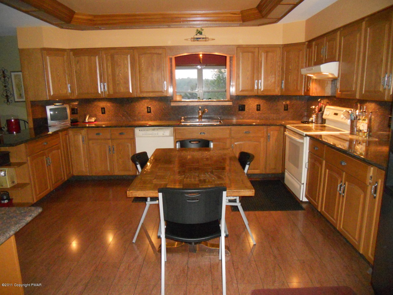 803 Beaver Dam Road Long Pond, PA 18334 - Photo 7 of 32 CUSTOM KITCHEN