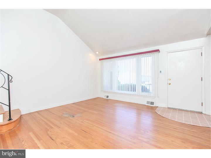 337 Glen Ridge Road Havertown, PA 19083 - Photo 4 of 19 Family Room