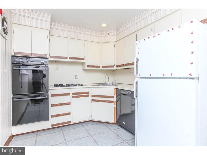 337 Glen Ridge Road Havertown, PA 19083 - Photo 6 of 19 Kitchen