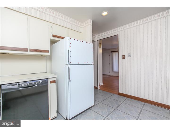 337 Glen Ridge Road Havertown, PA 19083 - Photo 7 of 19 Kitchen