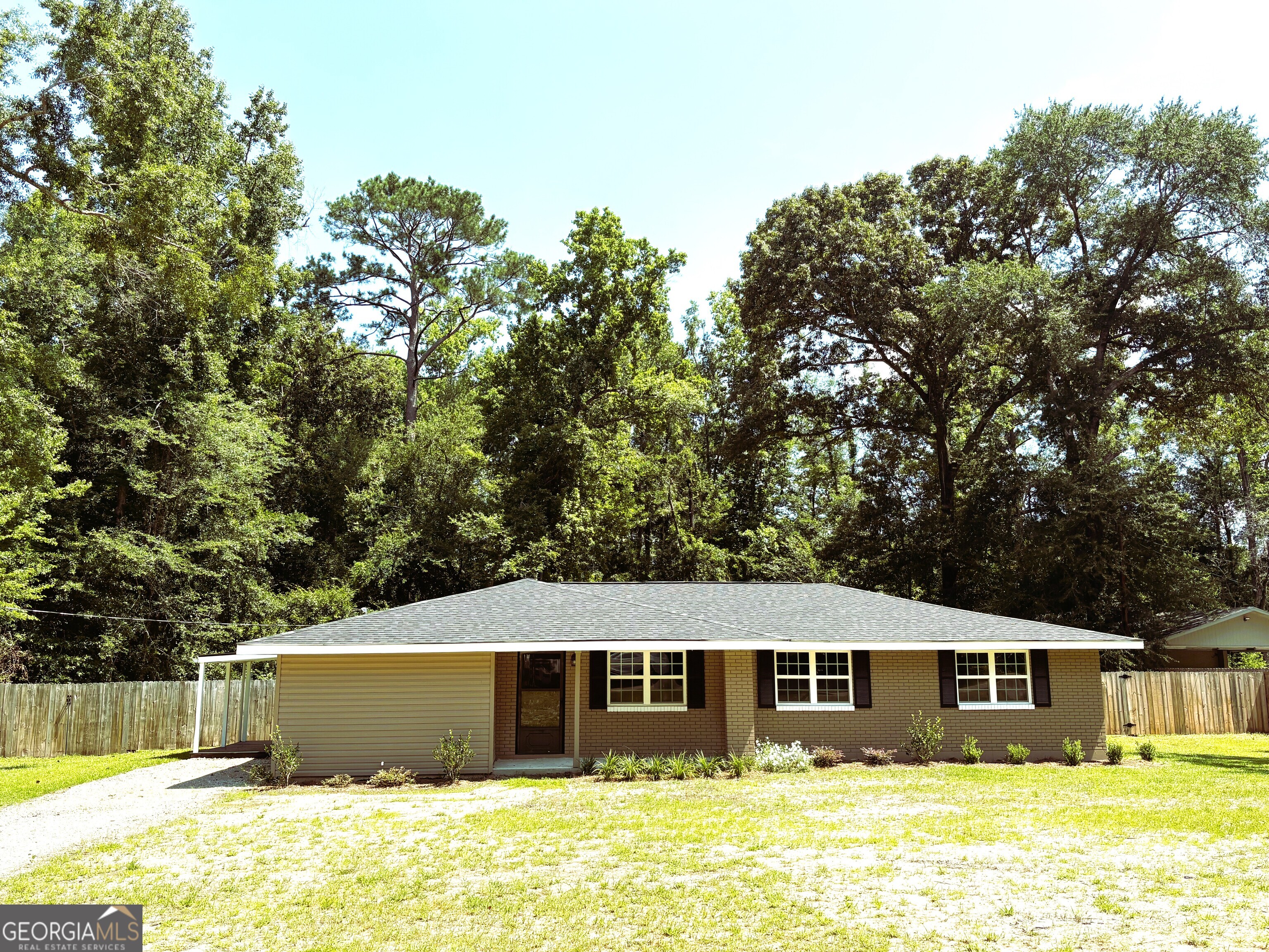 228 Hobbins Drive Dublin, GA 31021 - Photo 2 of 18