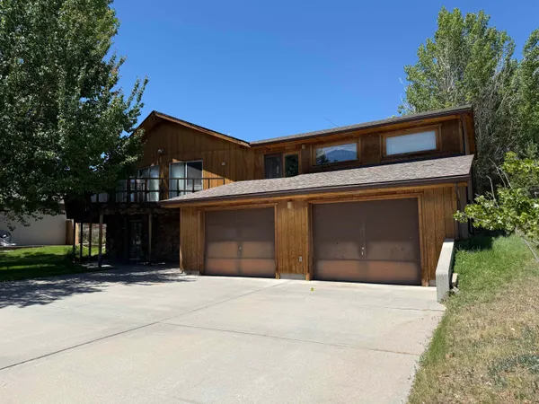 $299,000 | 206 Sunset Avenue, Thermopolis, WY 82443