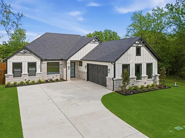 $455,000 | 512 Waikiki Trail, Tool, TX 75143