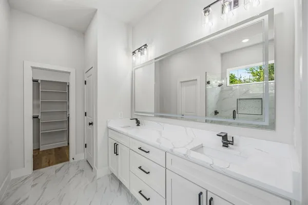 $455,000 | 512 Waikiki Trail, Tool, TX 75143