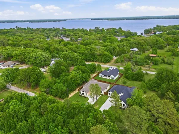 $455,000 | 512 Waikiki Trail, Tool, TX 75143