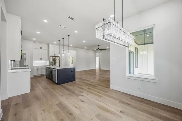 $455,000 | 512 Waikiki Trail, Tool, TX 75143