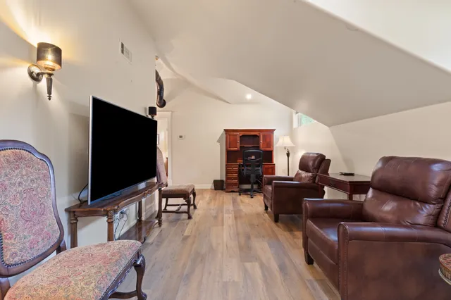 $699,900 | 401 North Walnut Avenue, Eagle Lake, TX 77434