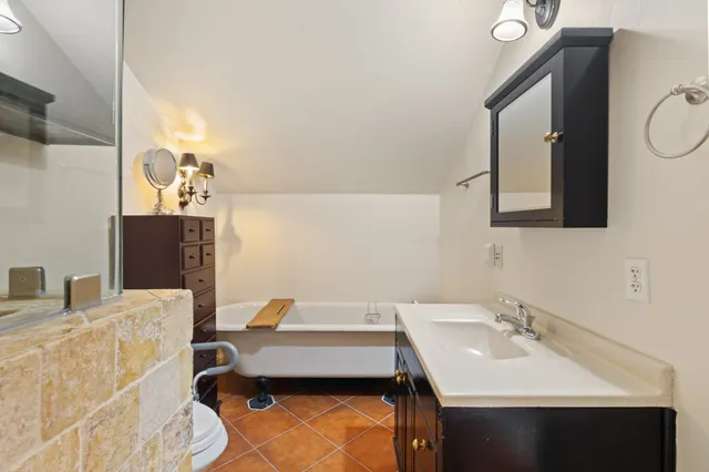 $699,900 | 401 North Walnut Avenue, Eagle Lake, TX 77434