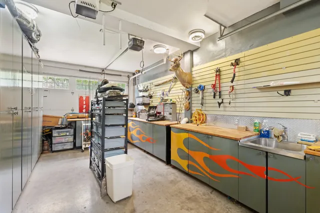 $699,900 | 401 North Walnut Avenue, Eagle Lake, TX 77434