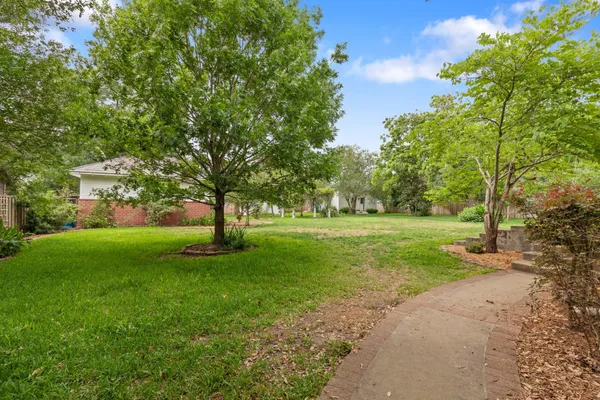 $699,900 | 401 North Walnut Avenue, Eagle Lake, TX 77434