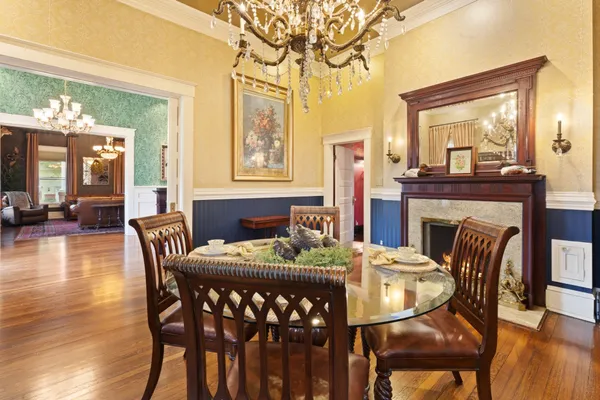 $699,900 | 401 North Walnut Avenue, Eagle Lake, TX 77434