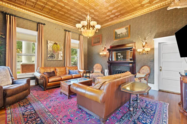 $699,900 | 401 North Walnut Avenue, Eagle Lake, TX 77434