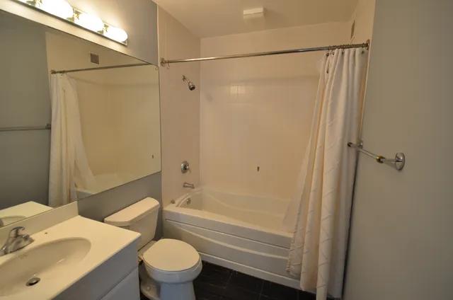 $3,400 | 33 West Ontario Street, Unit 24I, Chicago, IL 60654