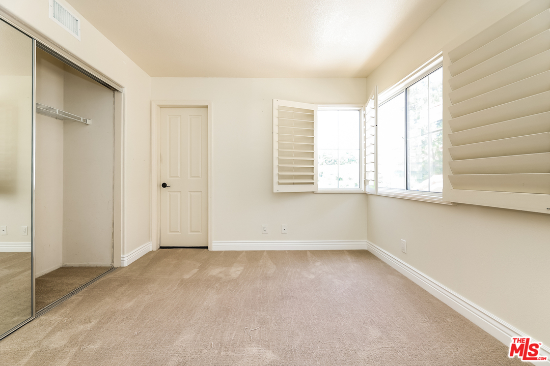 6 Alamitos Foothill Ranch, CA 92610 - Photo 23 of 27 an empty room with windows